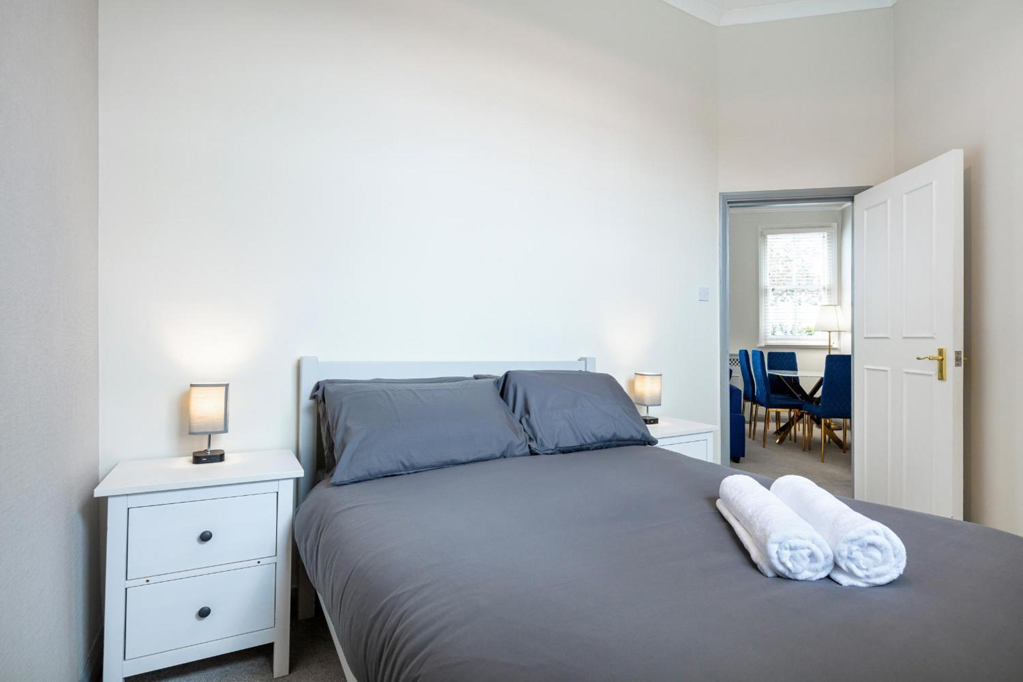 5A - Bright And Airy 2 Bedroom Apartment - Close To Central Londen Buitenkant foto