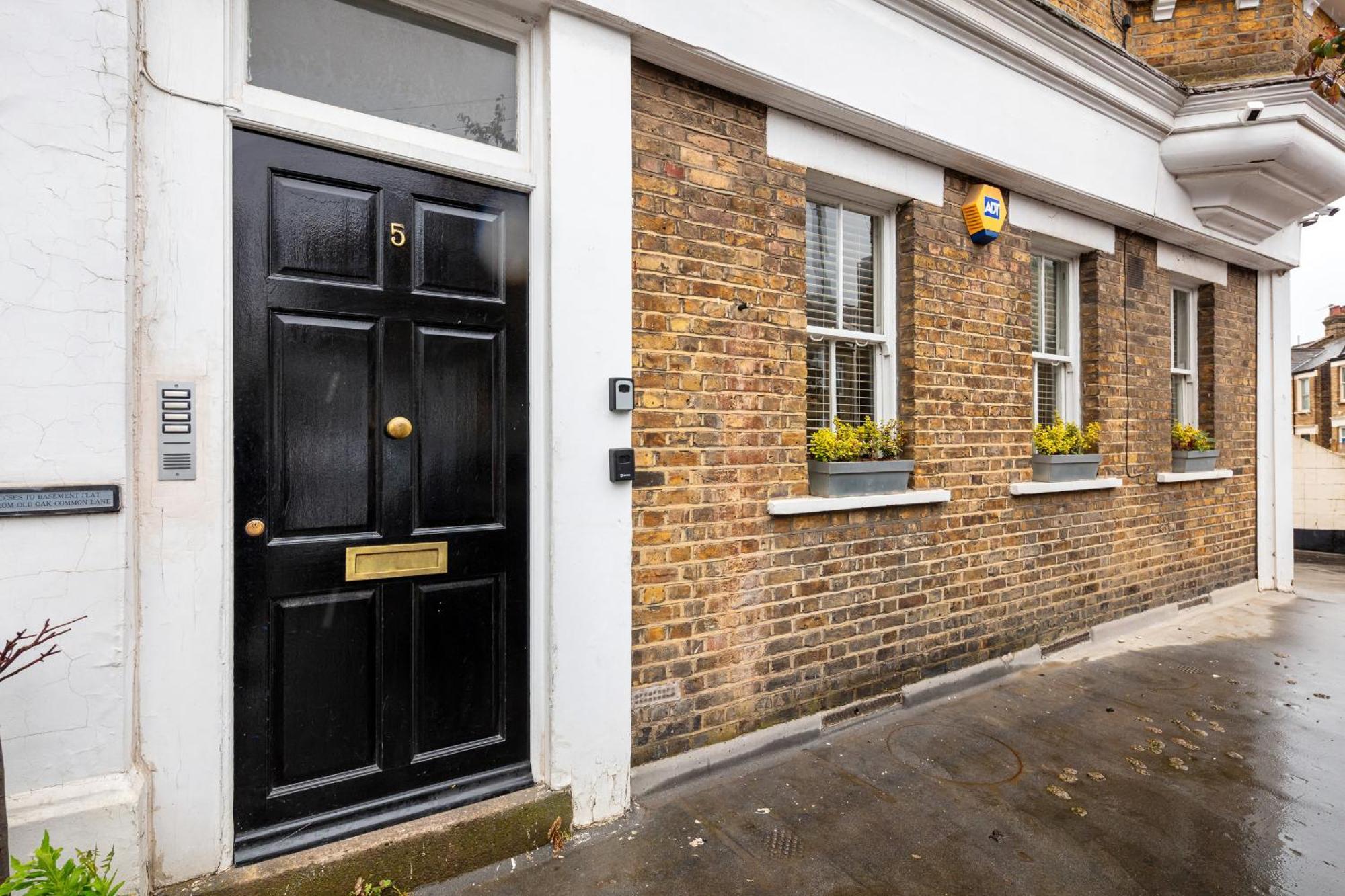 5A - Bright And Airy 2 Bedroom Apartment - Close To Central Londen Buitenkant foto
